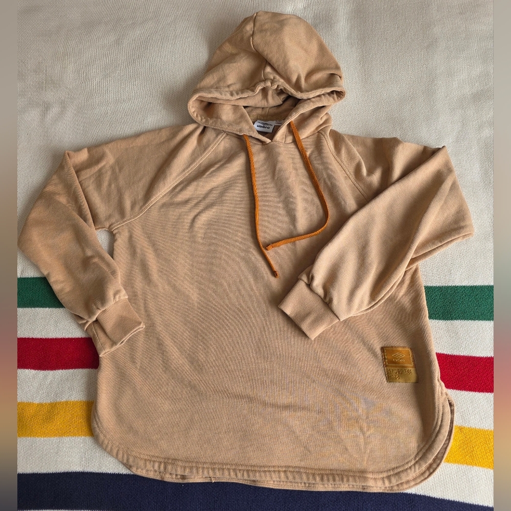 Umbro Raglan Tan Drawstring "Beyond The Pitch" Hoodie Sweater Women's Size Large